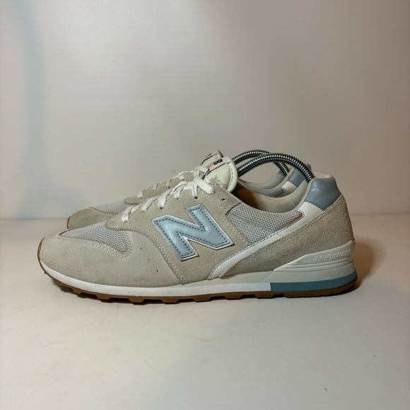 New Balance Women’s 996 V2 Running Shoe Blue Size 12 B Athletic Sneakers - Picture 1 of 9